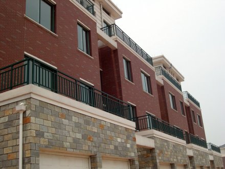 鐵藝護欄、鋅鋼護欄與組裝圍欄三者差距